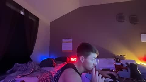 Snapshot of kinksss4all chatting on November 30, 3:32 am KinkPLAY9 online show from November 30, 3:32 am