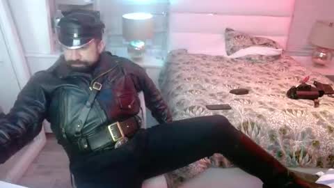 Snapshot of kinkster303 chatting on February 12, 8:53 am Kinkster online show from February 12, 8:53 am