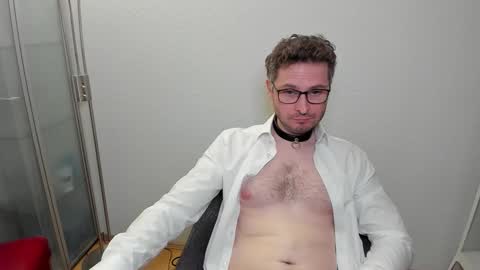 Snapshot of kinksubbydubby chatting on September 15, 8:42 pm kinksubbydubby online show from September 15, 8:42 pm