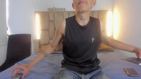 Snapshot of kinky__couplee chatting on March 16, 6:56 pm kinky__couplee online show from March 16, 6:56 pm