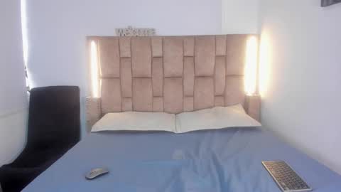 Snapshot of kinky__couplee chatting on March 17, 7:17 pm kinky__couplee online show from March 17, 7:17 pm