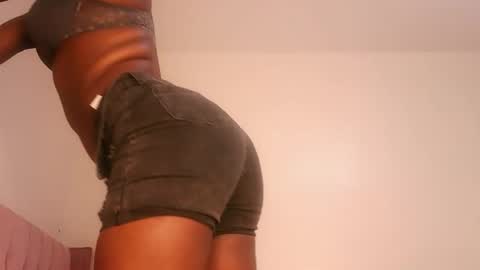 Lola online show from February 20, 1:57 am