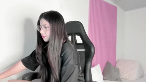 kinky yeyns online show from December 17, 1:11 am