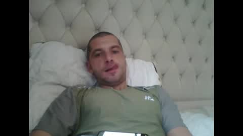 kinkycouple147 online show from April 28, 4:23 pm