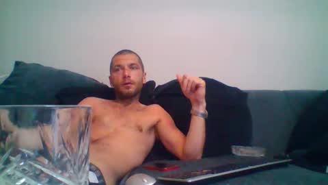 kinkycouple147 online show from May 26, 7:32 pm