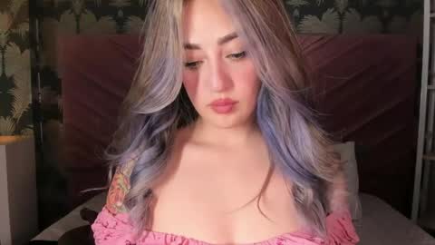 Snapshot of kinkydoll_ chatting on April 13, 5:07 pm Sara online show from April 13, 5:07 pm