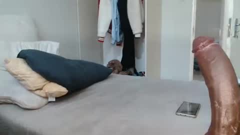 kinkyj_ online show from November 5, 1:00 pm