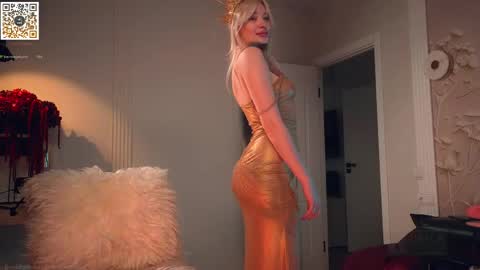 Snapshot of kinkylina_ chatting on May 2, 4:12 pm kinkylina_ online show from May 2, 4:12 pm