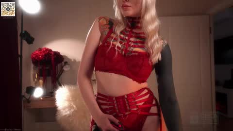 Snapshot of kinkylina_ chatting on May 24, 3:06 pm kinkylina_ online show from May 24, 3:06 pm