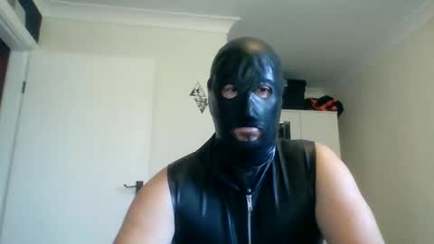 Snapshot of kinkyslave042 chatting on October 31, 8:04 am LatexKink online show from October 31, 8:04 am