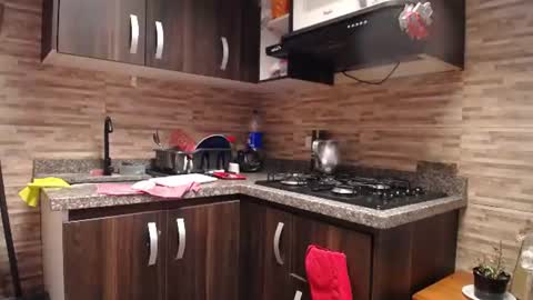 Snapshot of kinkyy_mom chatting on June 14, 2:19 pm kinkyy_mom online show from June 14, 2:19 pm