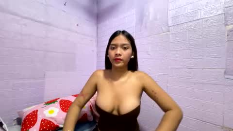 Snapshot of kinnalicous chatting on July 9, 3:27 pm kinnalicous online show from July 9, 3:27 pm
