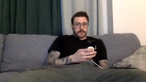 Snapshot of kinnkybwc chatting on April 4, 2:32 am kinnkybwc online show from April 4, 2:32 am