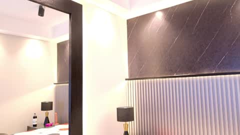 Snapshot of kinsleybrown chatting on April 8, 4:23 am CALL ME KINSLEY online show from April 8, 4:23 am