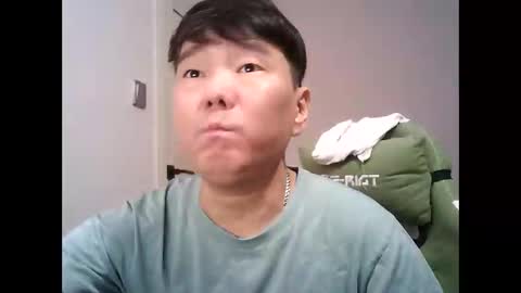 Snapshot of kioto795 chatting on January 18, 5:22 am kioto795 online show from January 18, 5:22 am