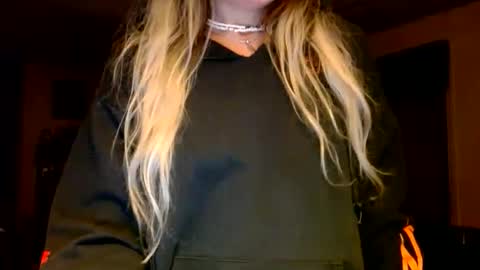 Snapshot of kipsy420 chatting on February 24, 1:58 am Kipsy Rose online show from February 24, 1:58 am