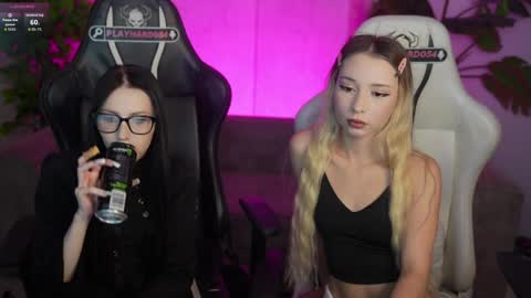 Sweet girls online show from May 17, 10:44 am
