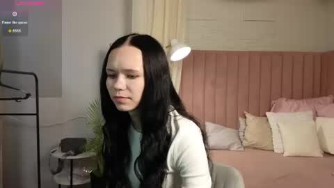 Snapshot of kira_bliss_ chatting on July 3, 2:07 am kira_bliss_ online show from July 3, 2:07 am