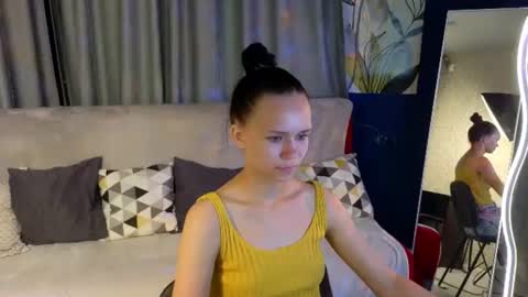 Snapshot of kira_bliss_ chatting on July 25, 1:36 am kira_bliss_ online show from July 25, 1:36 am