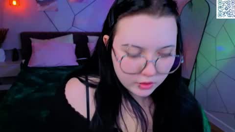 kira online show from May 16, 9:06 am
