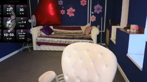 Kira Kennet online show from May 16, 6:32 am