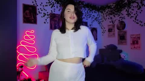 Snapshot of kira_kick chatting on October 19, 6:19 pm Kira VanKick online show from October 19, 6:19 pm