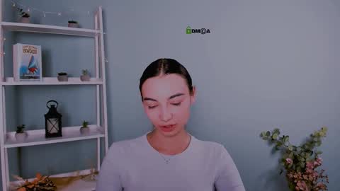 Snapshot of kira_light__ chatting on October 20, 2:17 pm kira_light__ online show from October 20, 2:17 pm