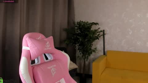 Aura online show from December 16, 3:11 am