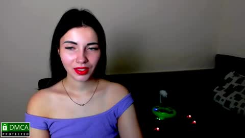 Snapshot of kira_moon_1 chatting on December 6, 7:56 pm Kira online show from December 6, 7:56 pm