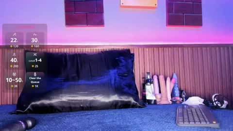 KIRA online show from May 6, 3:39 pm