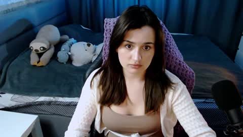 Kira  follow me  online show from February 6, 2:15 pm