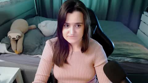 Kira  follow me  online show from February 18, 1:43 am