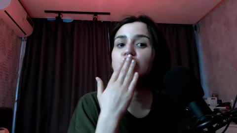 Kira  follow me  online show from May 16, 12:40 am