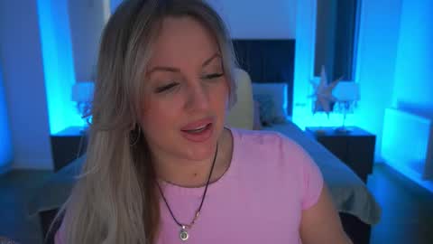 Kira online show from February 3, 10:15 pm