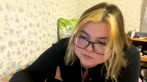 Just Kira online show from December 28, 5:25 pm