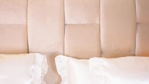 kira online show from October 1, 12:49 am