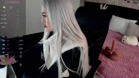 Kira online show from November 29, 1:52 am