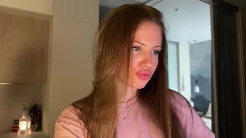 Snapshot of kiramystery chatting on February 20, 5:24 pm Kira online show from February 20, 5:24 pm