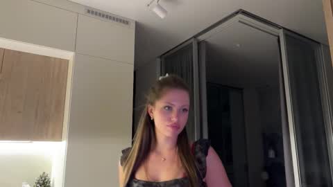 Snapshot of kiramystery chatting on February 23, 6:49 pm Kira online show from February 23, 6:49 pm