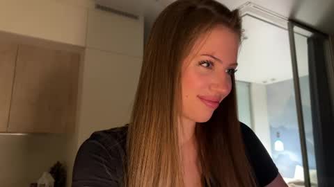 Snapshot of kiramystery chatting on February 28, 4:41 pm Kira online show from February 28, 4:41 pm