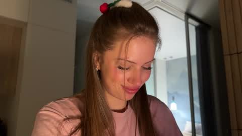 Snapshot of kiramystery chatting on March 18, 5:05 pm Kira online show from March 18, 5:05 pm