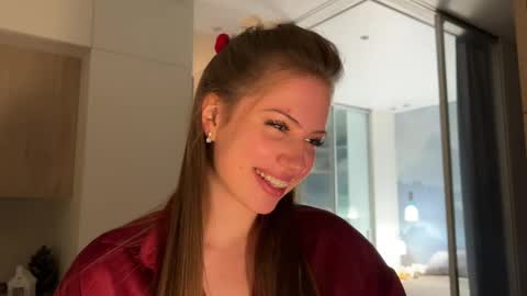 Snapshot of kiramystery chatting on March 24, 5:40 pm Kira online show from March 24, 5:40 pm