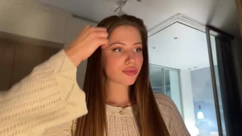 Snapshot of kiramystery chatting on March 25, 2:56 pm Kira online show from March 25, 2:56 pm