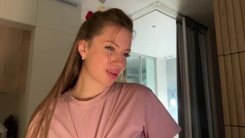 Snapshot of kiramystery chatting on March 30, 4:30 pm Kira online show from March 30, 4:30 pm