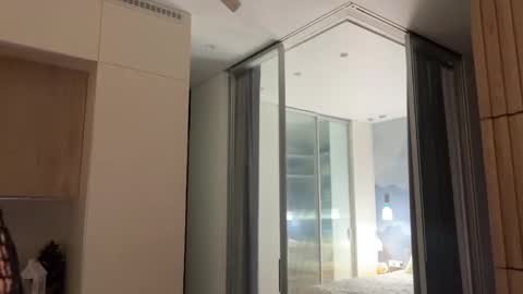 Snapshot of kiramystery chatting on April 2, 11:30 am Kira online show from April 2, 11:30 am