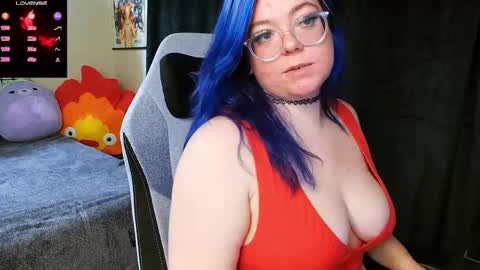 Snapshot of kiraspitqueen chatting on December 13, 5:27 am KiraSpitQueen online show from December 13, 5:27 am