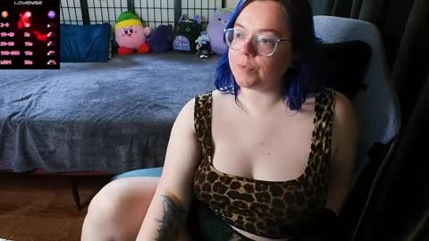 Snapshot of kiraspitqueen chatting on December 20, 3:36 am KiraSpitQueen online show from December 20, 3:36 am