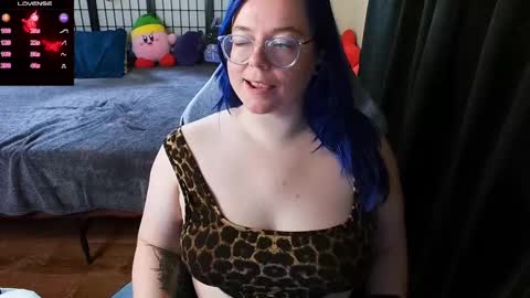 Snapshot of kiraspitqueen chatting on December 20, 6:40 am KiraSpitQueen online show from December 20, 6:40 am