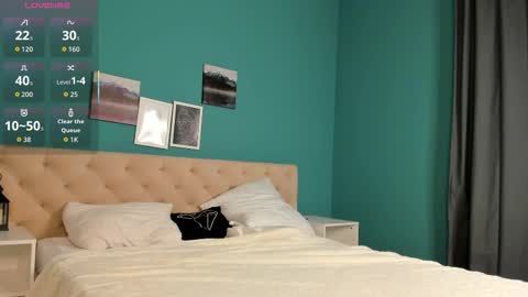 Snapshot of kirasun_ chatting on October 1, 12:22 pm KiraSun online show from October 1, 12:22 pm