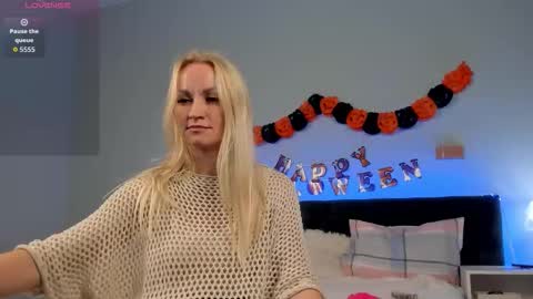 Snapshot of kirasun_ chatting on October 30, 12:17 pm KiraSun online show from October 30, 12:17 pm